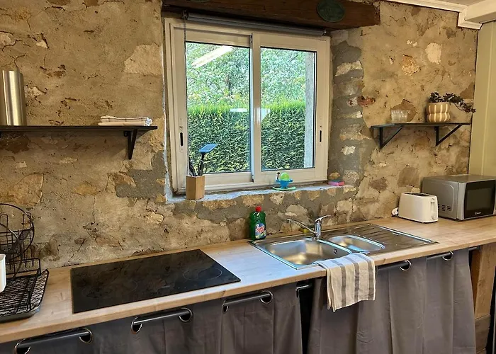 Indépendant Avec Cour *